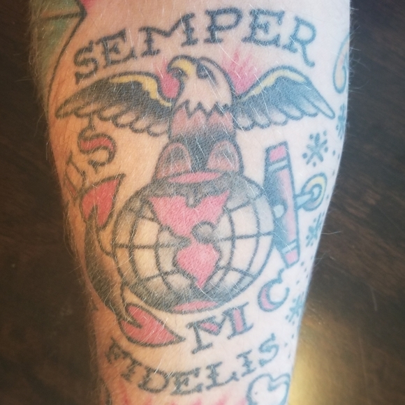 Meet your Poshers, Brad and Lia! - Picture 3 of 4